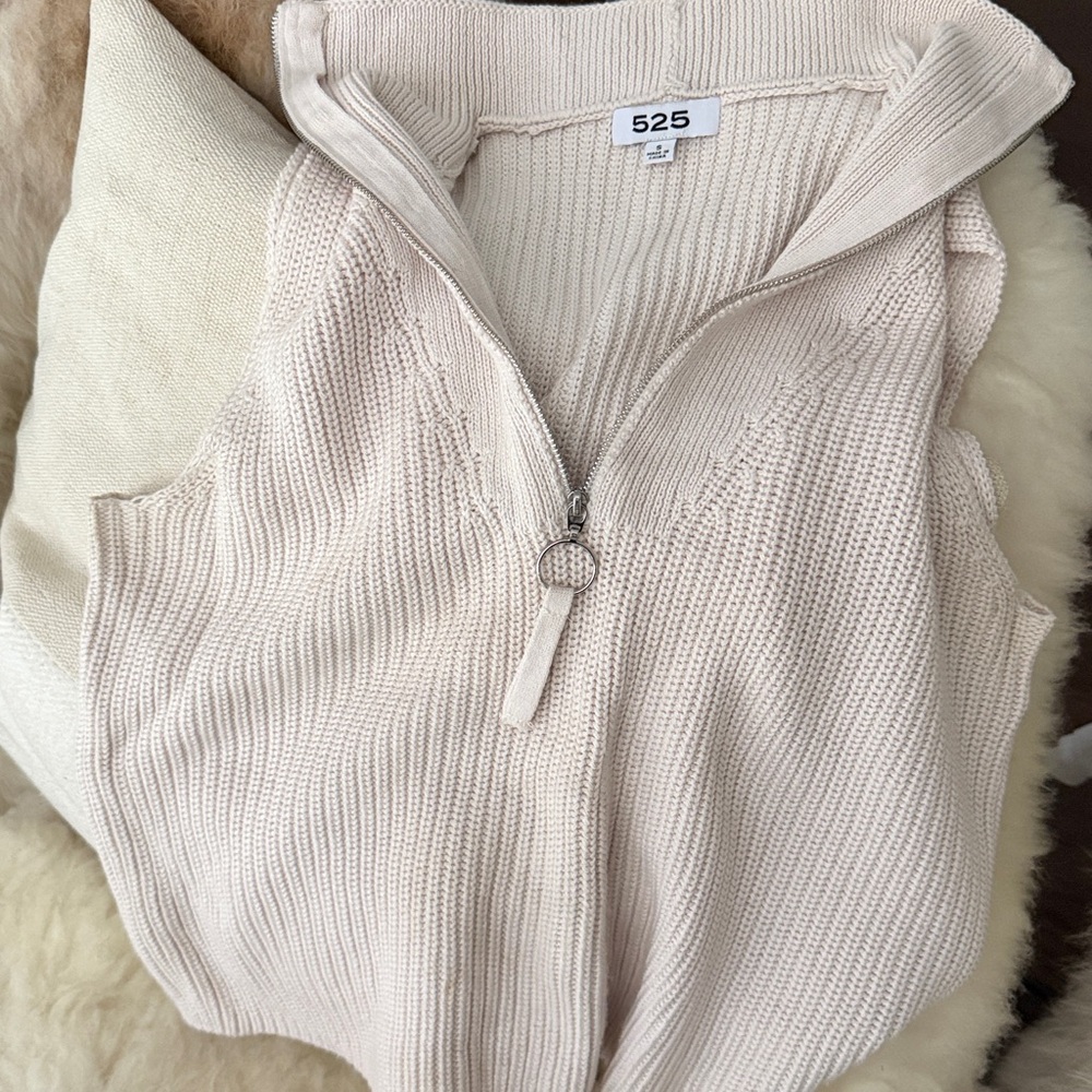 525 Zip-Up Ribbed tank sweater - Picture 4 of 4